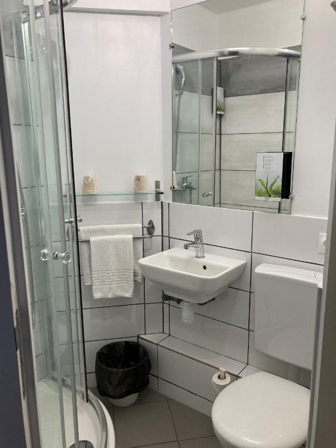 Hotel Contact Marseille Aubagne