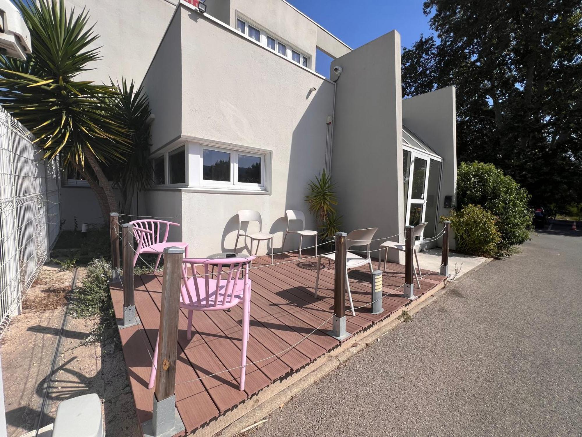 Contact Marseille Aubagne Hotel 2*