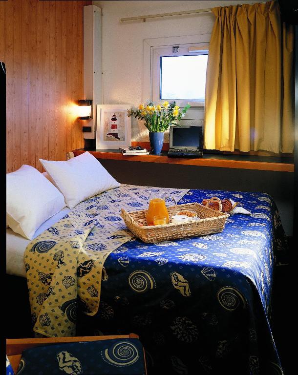 Hotel Contact Marseille Aubagne 2*